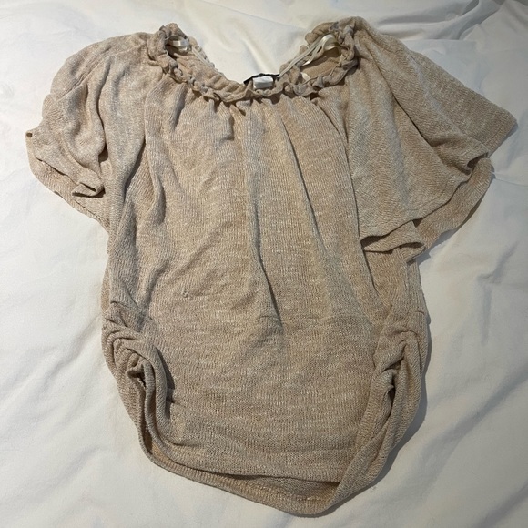 Deb Tops - ❌SOLD❌ Lightweight flutter sleeve knit